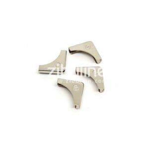 Coins métal - Vis gravée argentés